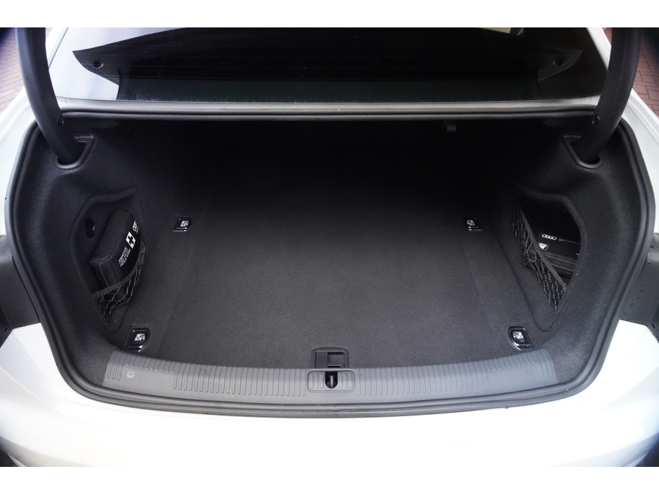 2018 Audi A4 - image 24