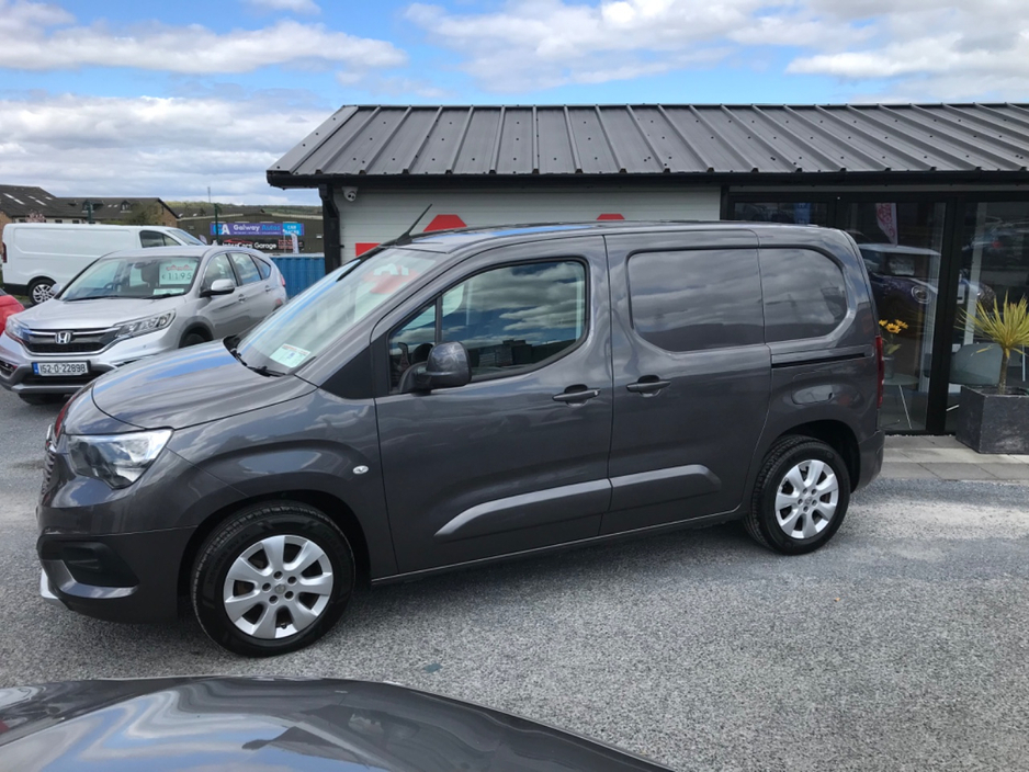 2019 Vauxhall Combo - image 20