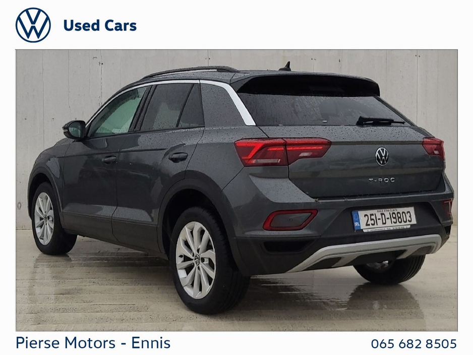 2025 Volkswagen T-Roc - image 3