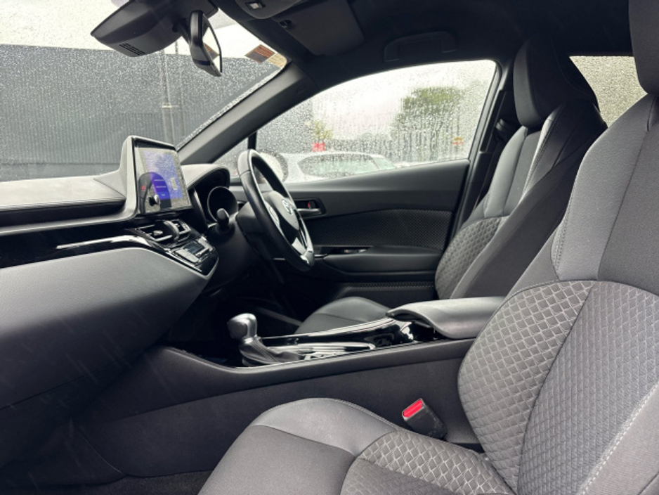 2023 Toyota C-HR FRESH SELECTION OF TRADE-INS HYBRID SPORT 4DR AUTO €31,500