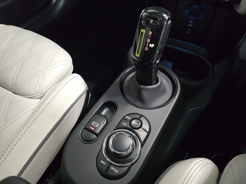 2024 MINI Cooper S - image 17