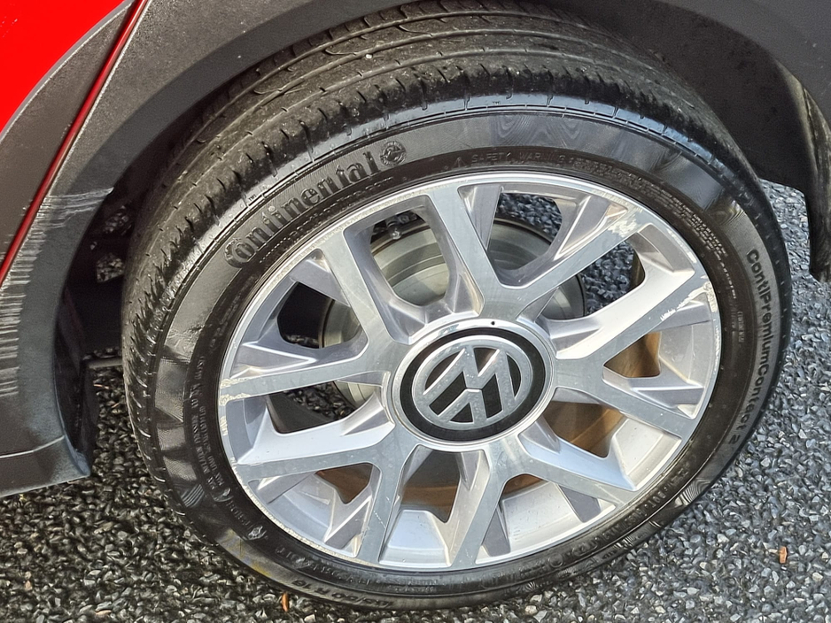 2016 Volkswagen up! - image 16