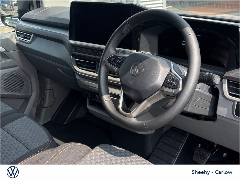 2026 Volkswagen Transporter - image 2