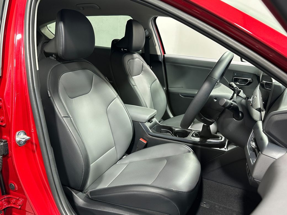 2026 Kia K4 - image 10