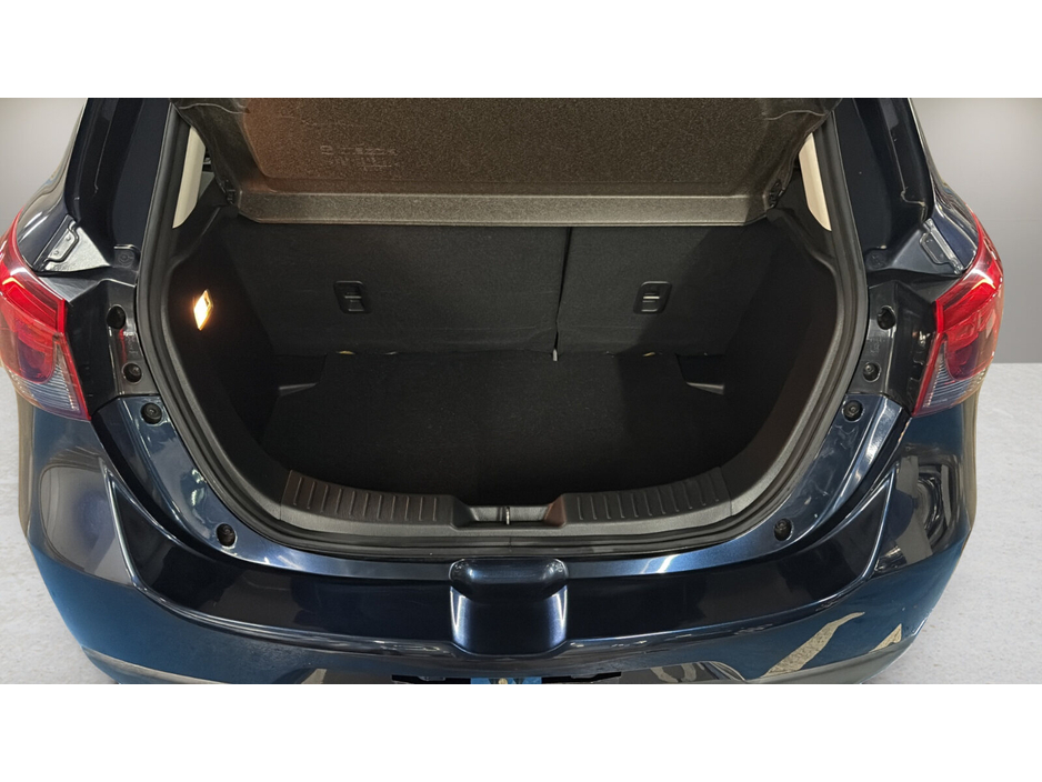 2017 Mazda Demio - image 5