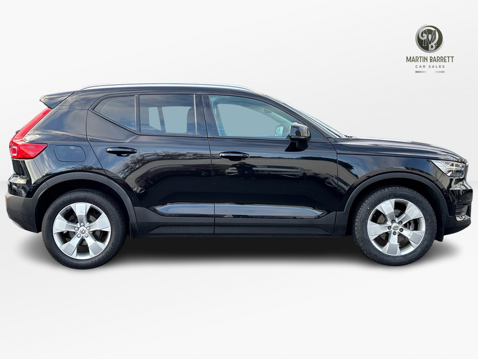 2018 Volvo XC40 - image 4