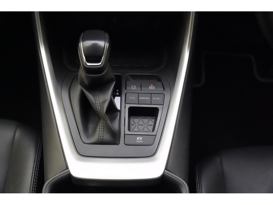 2022 Toyota Rav4 - image 17