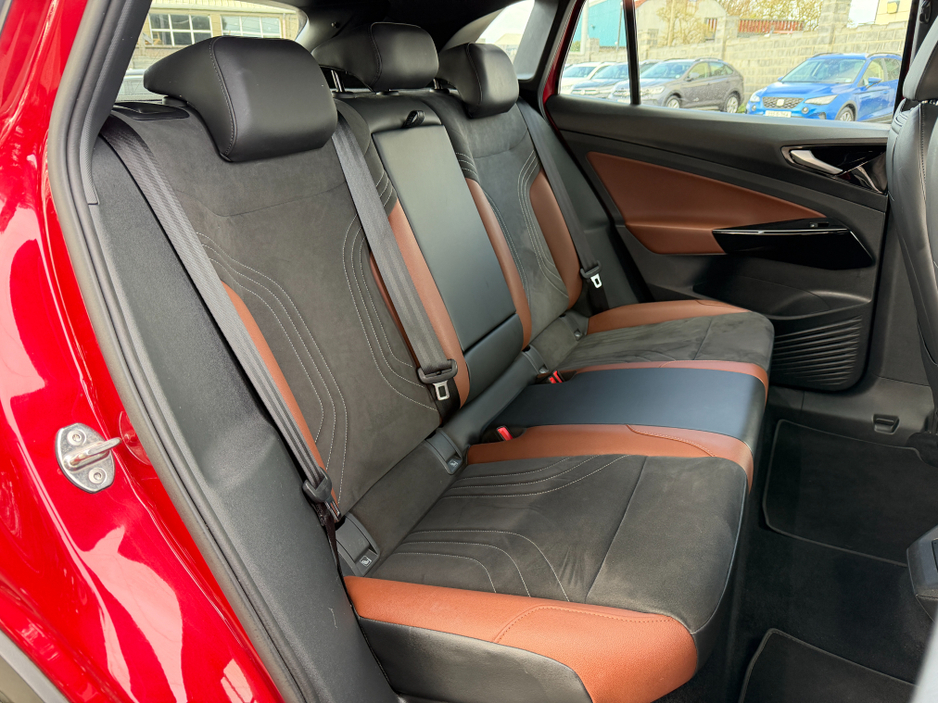 2023 Volkswagen ID.4 - image 19