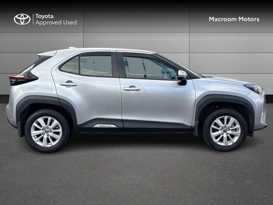 2024 Toyota Yaris Cross FRESH SELECTION OF TRADE-INS YARIS CROSS LUNA €28,500