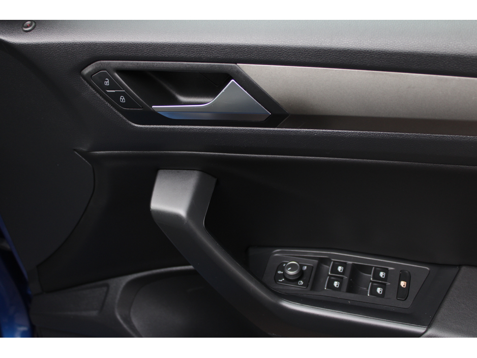 2022 Volkswagen T-Roc - image 10