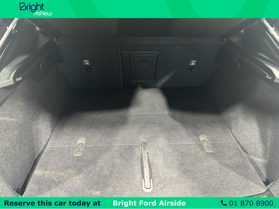 2023 Volvo C40 - image 23