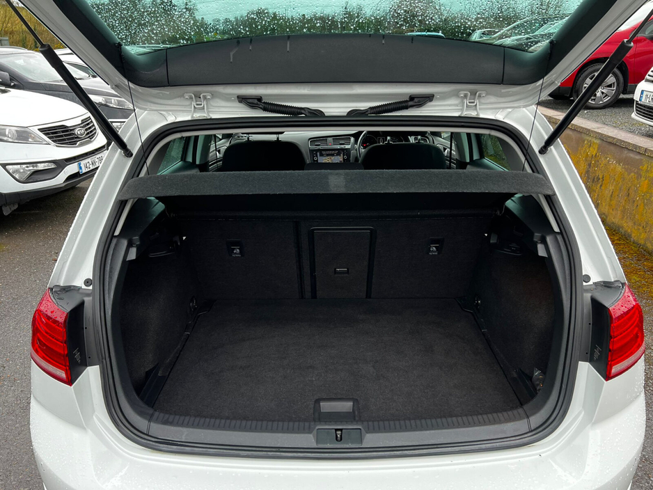 2019 Volkswagen Golf - image 14