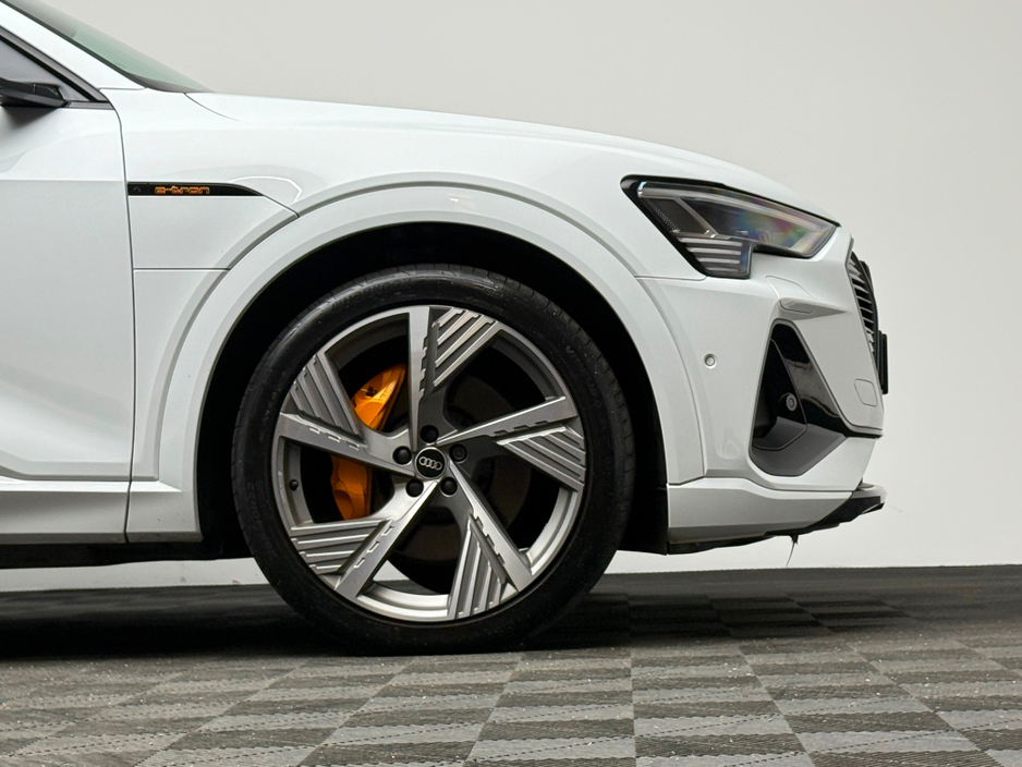 2023 Audi e-tron - image 9