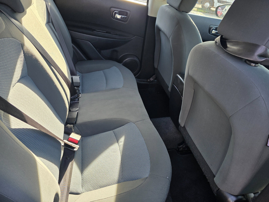 2013 Nissan Qashqai - image 7