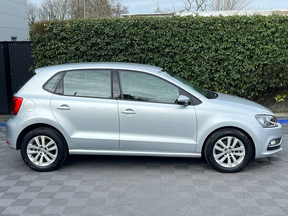2016 Volkswagen Polo - image 2