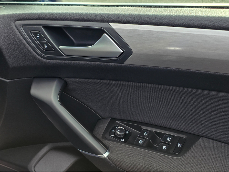 2018 Volkswagen Touran - image 10
