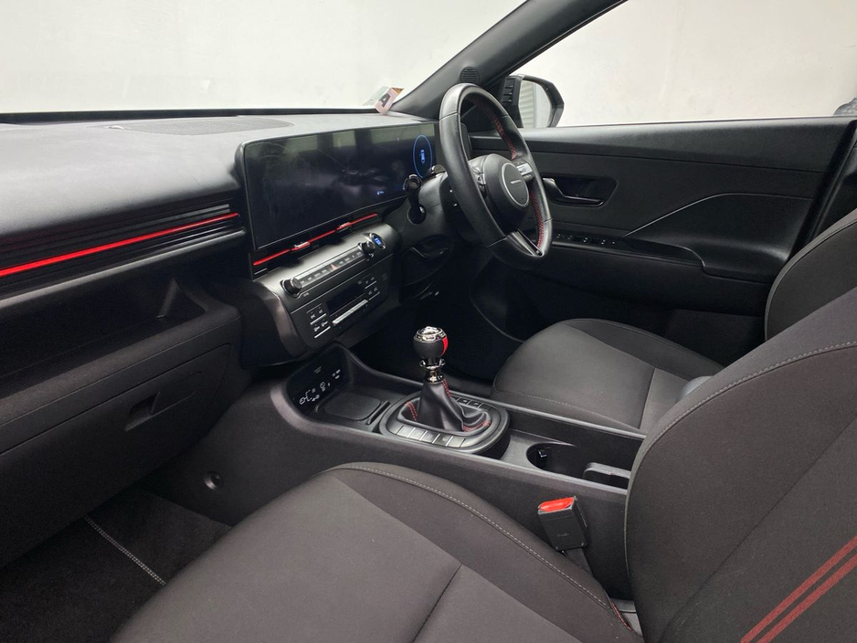 2024 Hyundai Kona - image 2