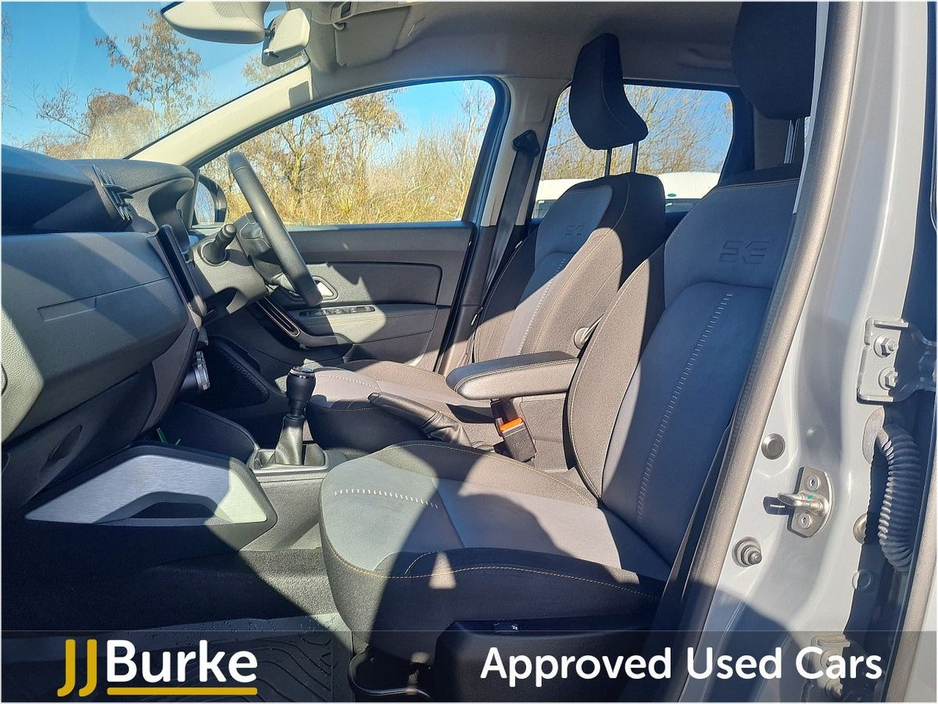 2023 Dacia Duster - image 8