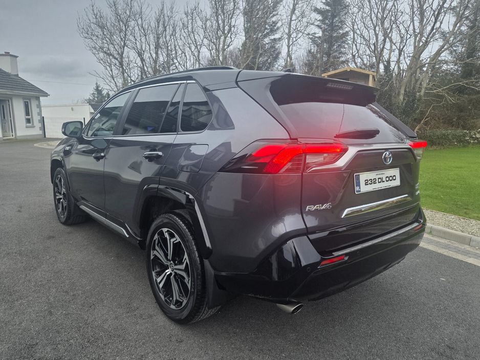 2023 Toyota Rav4 - image 9