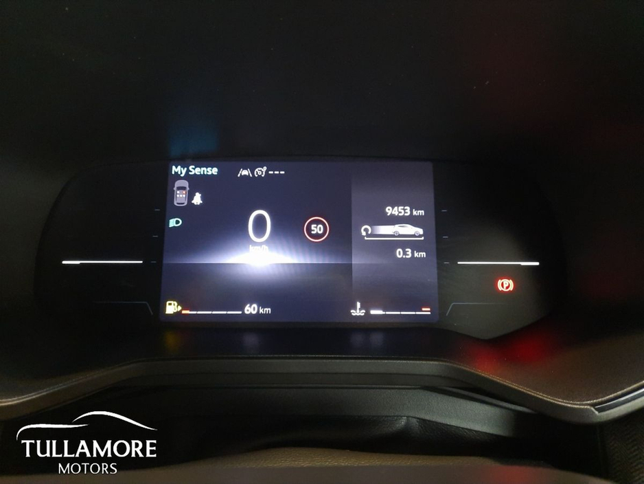 2025 Renault Clio - image 10