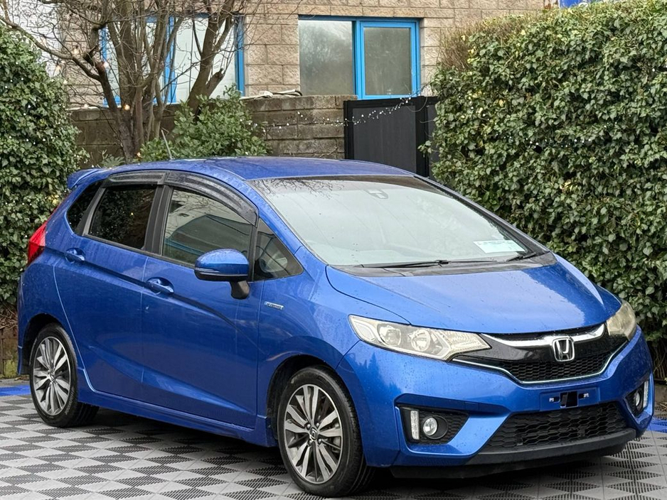 2016 Honda Fit SPORT 1.5 HYBRID // DIAMOND CUT ALLOYS // SERVICE HISTORY // PADDLE SHIFT €10,900