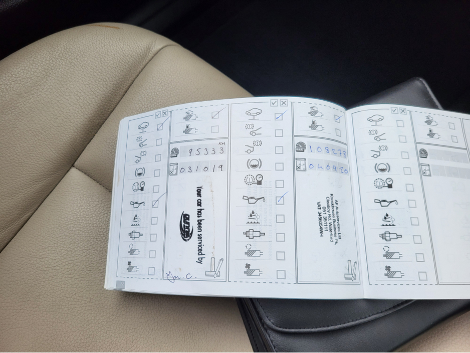 2011 BMW 5 Series - image 23