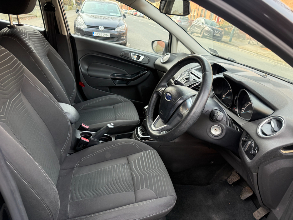 2014 Ford Fiesta - image 17