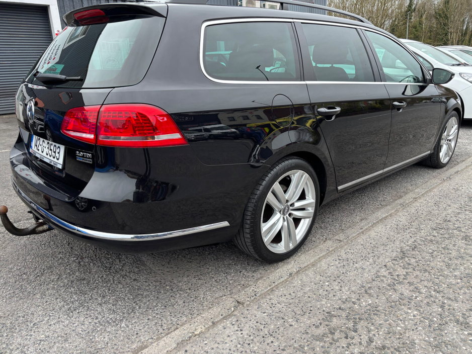 2014 Volkswagen Passat - image 14