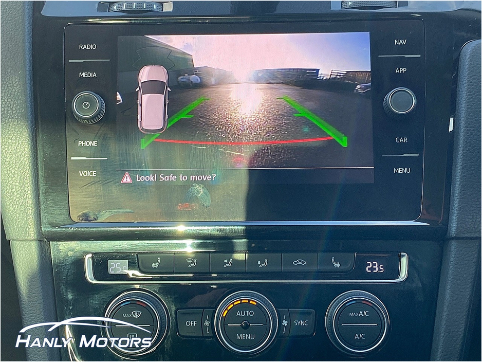 2020 Volkswagen Golf - image 21