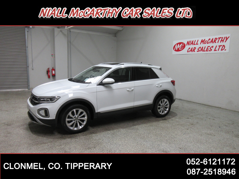 2023 Volkswagen T-Roc - image 3