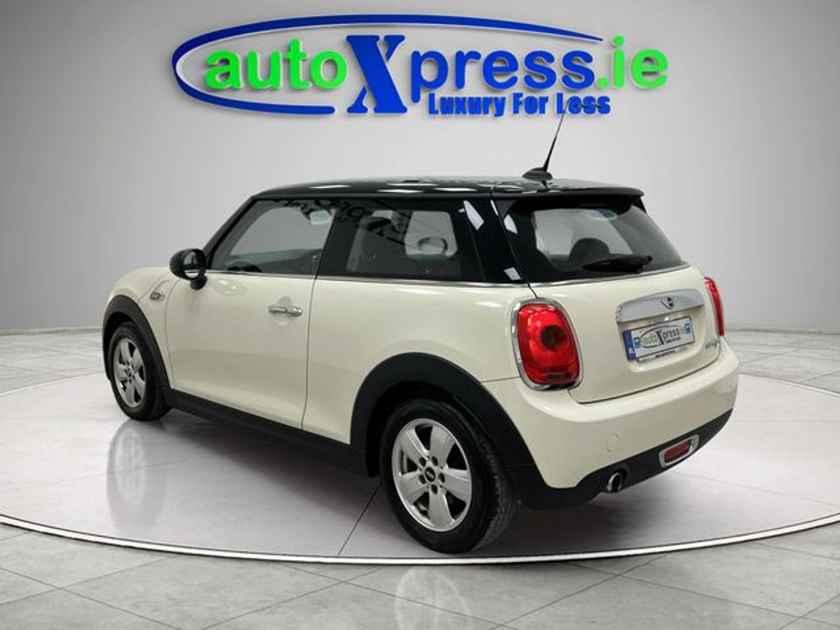 2017 MINI Cooper D - image 13