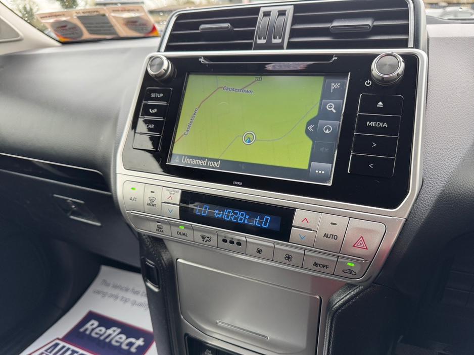 2018 Toyota Landcruiser - image 17