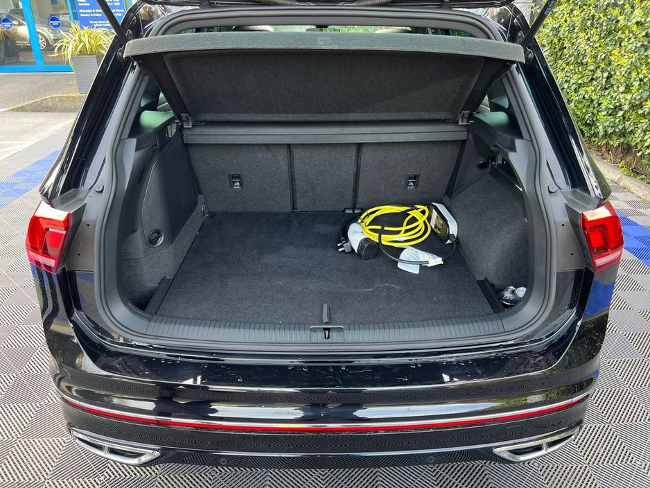 2023 Volkswagen Tiguan - image 15