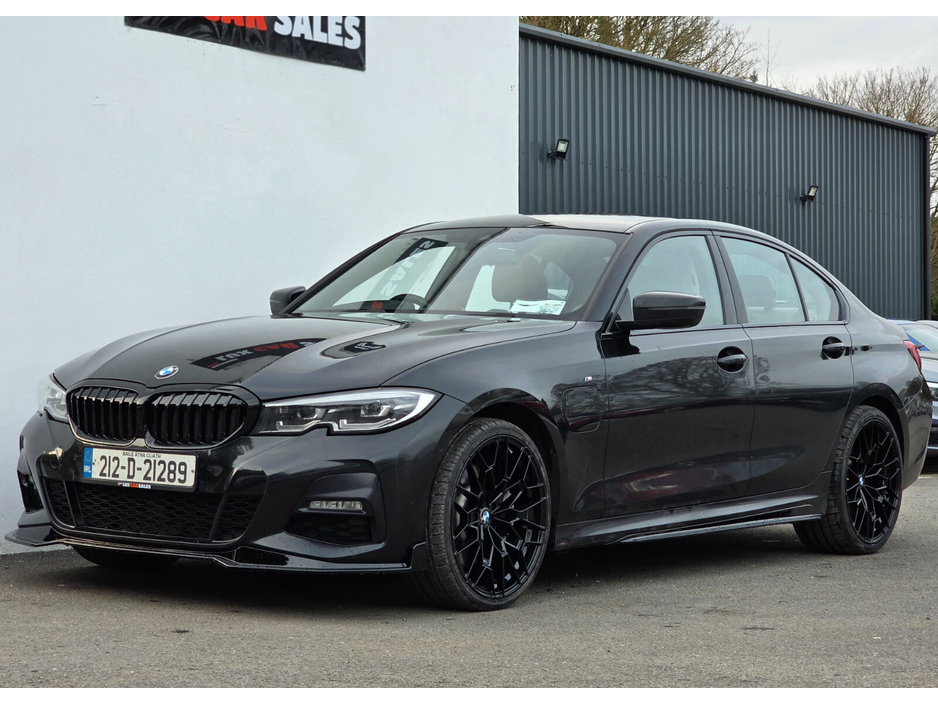 2021 BMW 3 Series - image 13