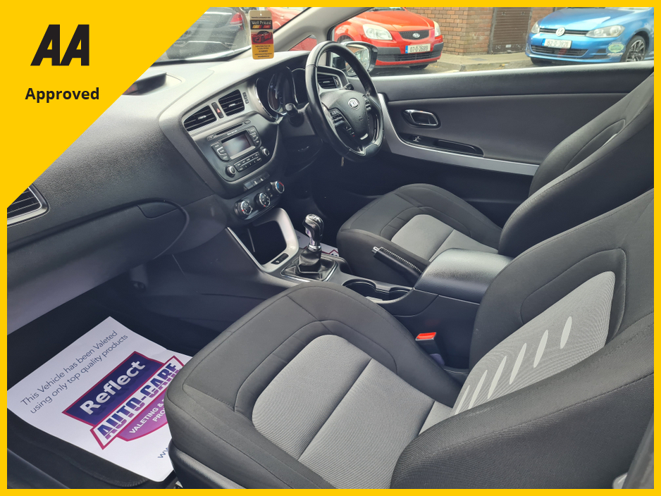 2015 Kia Ceed - image 12