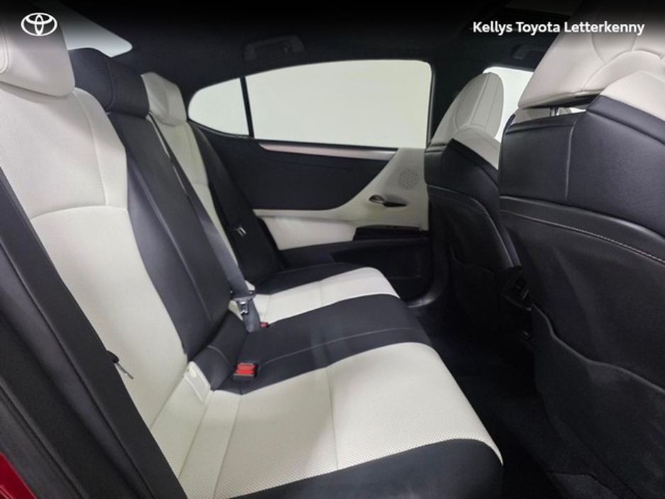 2024 Lexus ES 300 H - image 11