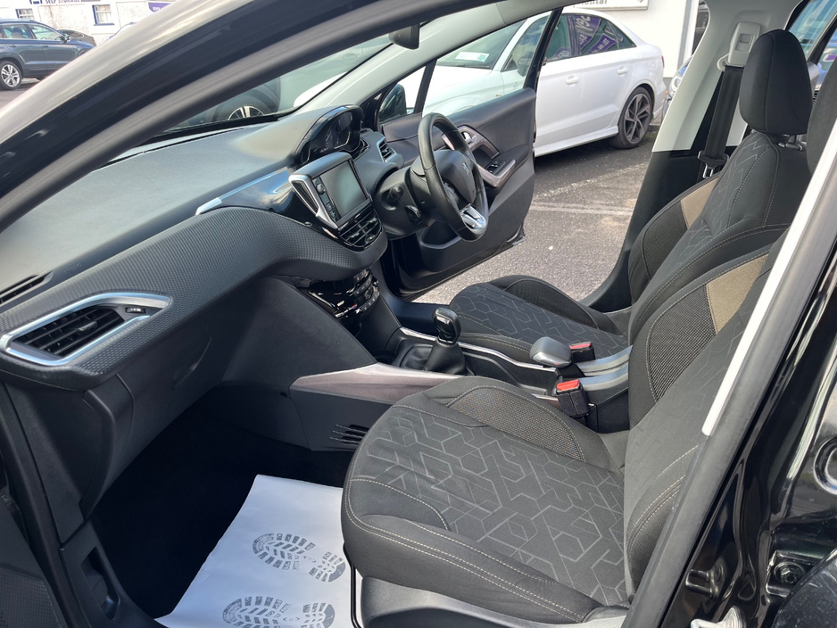 2016 Peugeot 2008 - image 10