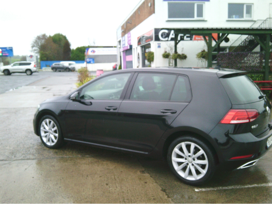 2018 Volkswagen Golf NEW NCT 2028, HIGHLINE, HEATED SEATS, REVERSE CAMERA, SAT./NAV., CRUISE, €190 TAX, LOW KMS. HISTORY. €16,999