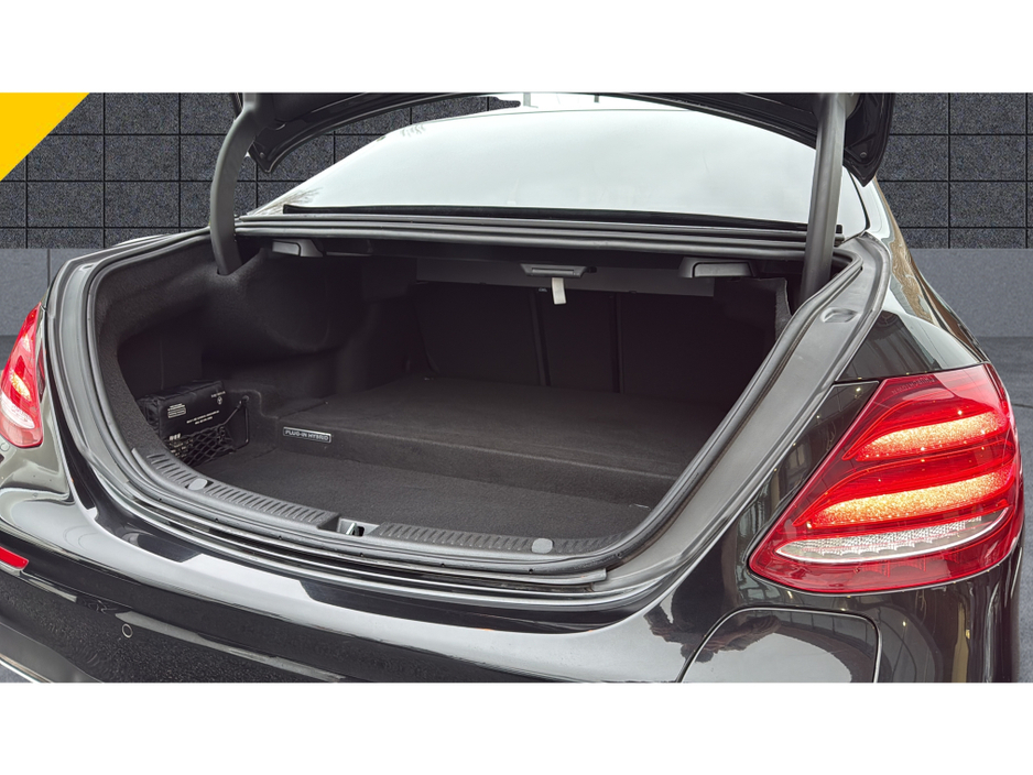 2018 Mercedes-Benz E Class *39,000 KM* AMG PREMIUM (HUGE SPEC) LEATHER / 360 CAMERA + MORE €29,900