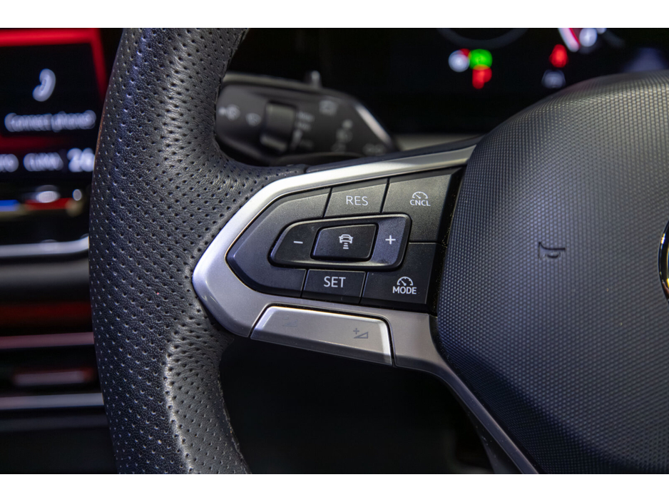 2024 Volkswagen Tiguan - image 16