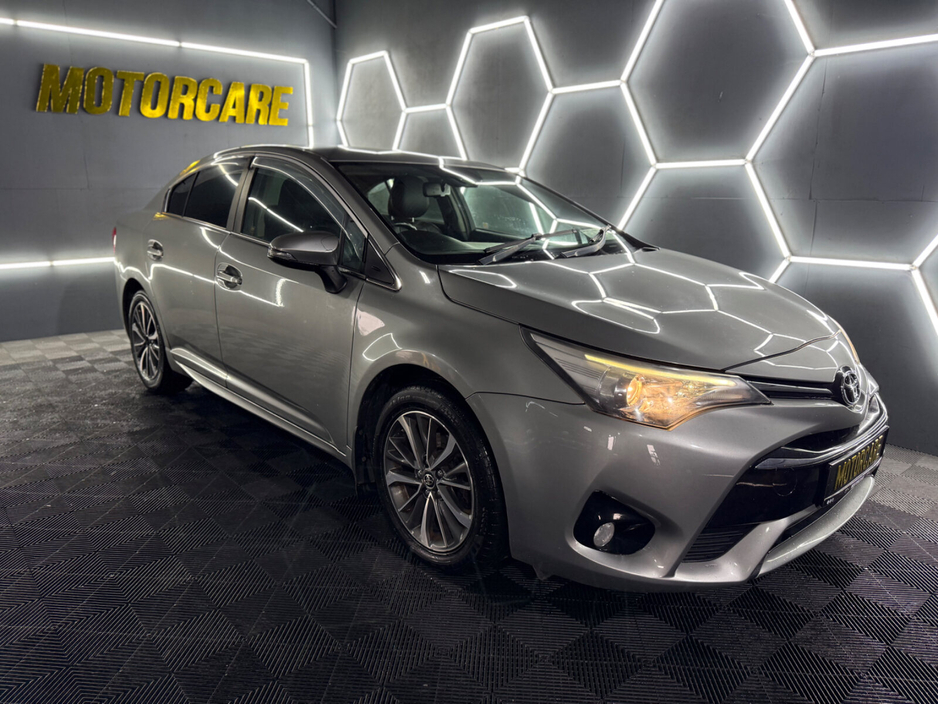 2015 Toyota Avensis - image 5