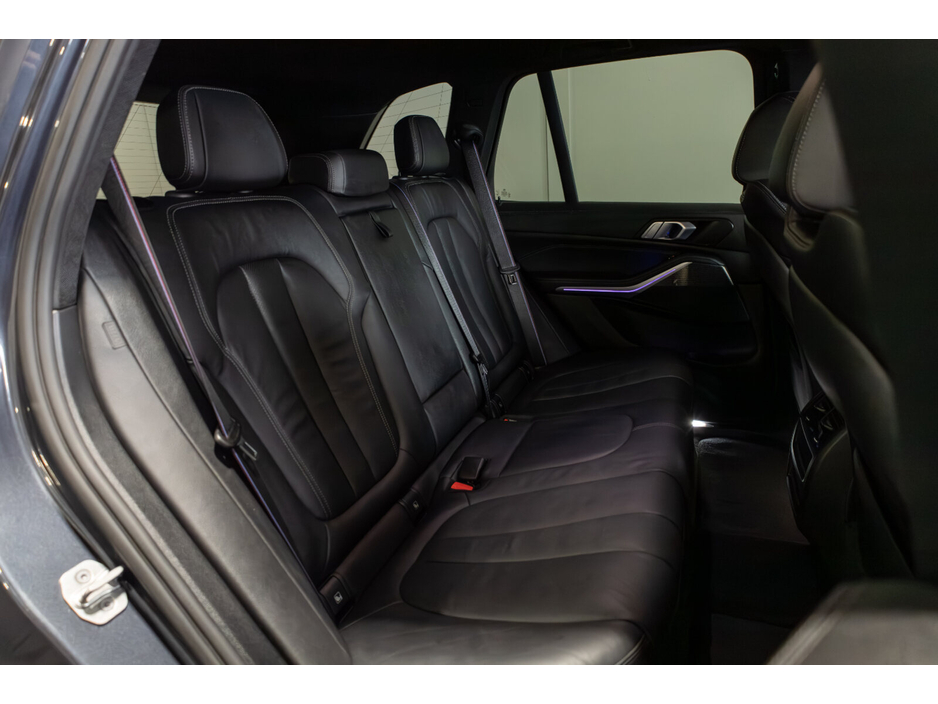 2021 BMW X5 - image 11