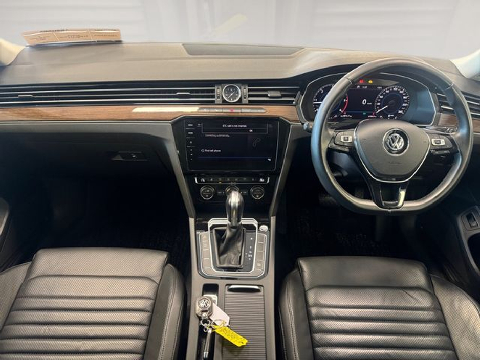 2018 Volkswagen Passat - image 15