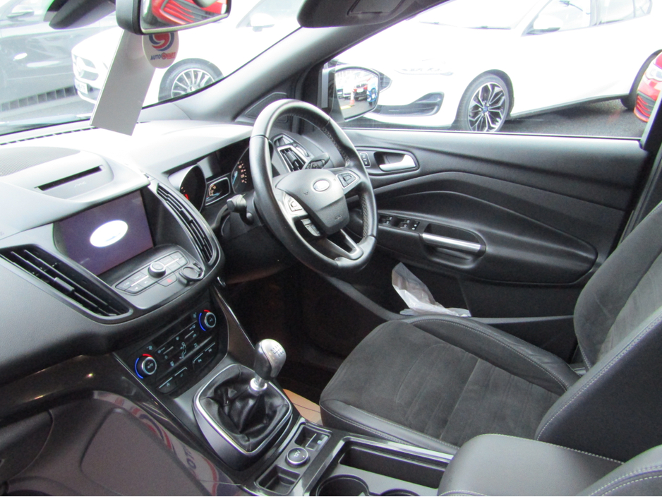 2017 Ford Kuga 1.5 TDCI 120PS  FWD 4DR ST-LINE