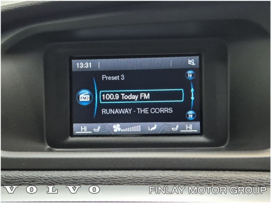 2019 Volvo V40 - image 22