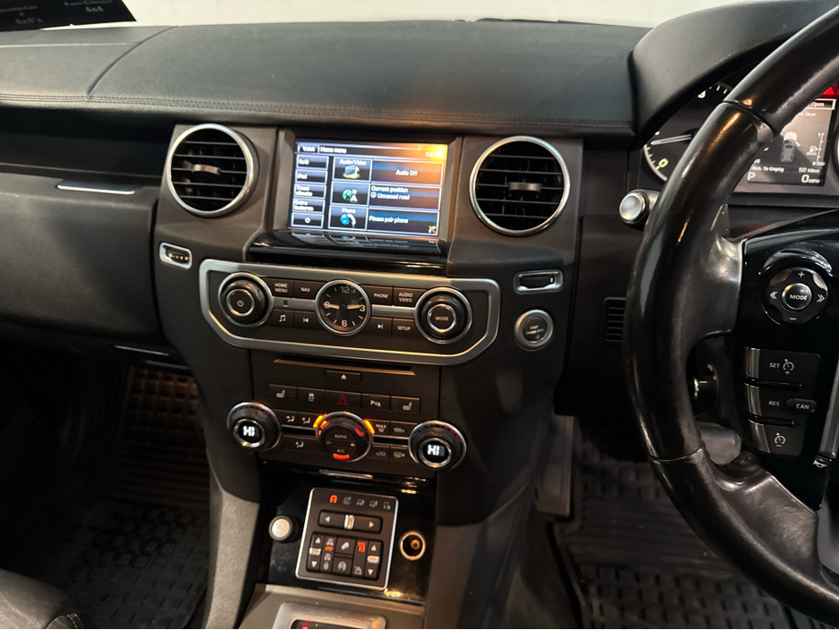 2015 Land Rover Discovery - image 16