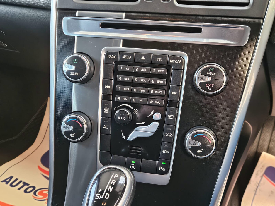 2014 Volvo XC60 - image 14