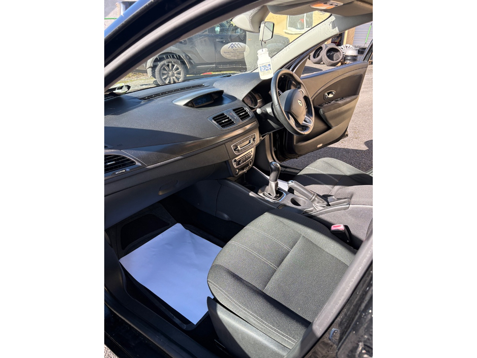 2013 Renault Fluence - image 10