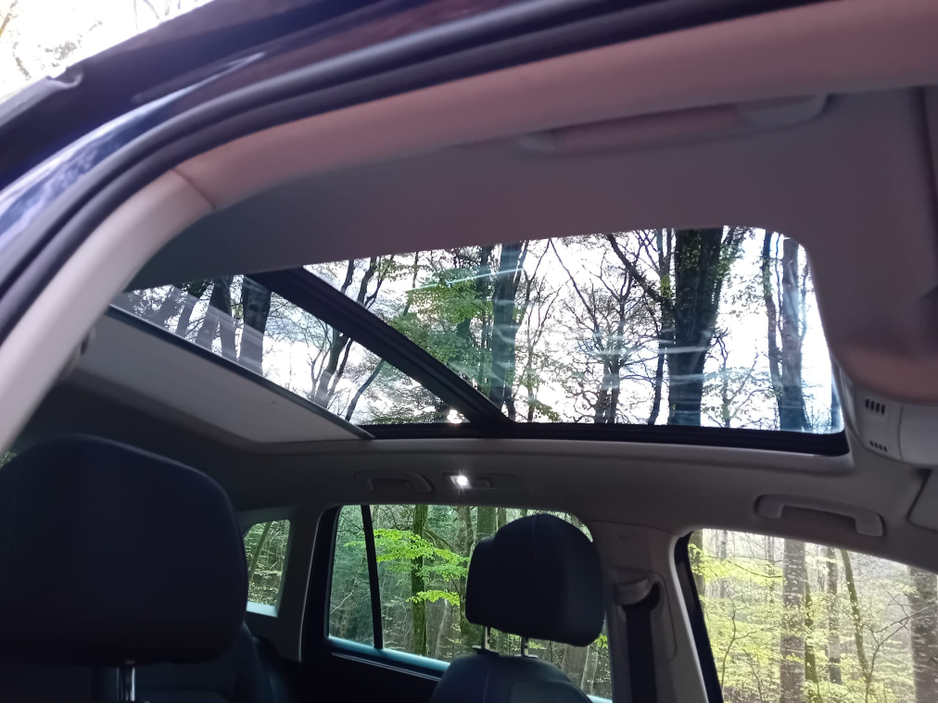 2018 Volkswagen Tiguan - image 9