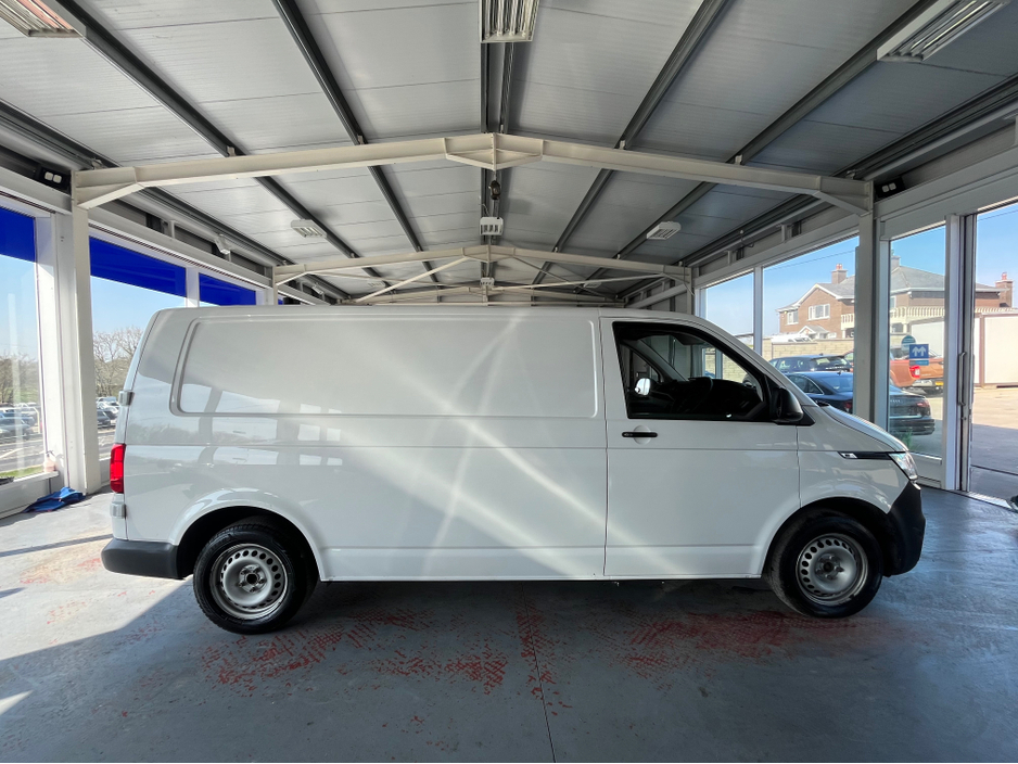 2021 Volkswagen Transporter - image 5